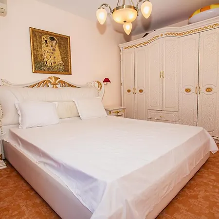 Апартамент Наташа Apartament *